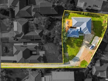 1275m2 of MHU Land with Plans for 3 Houses