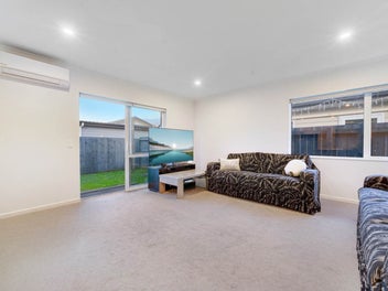 Modern 3-Bedroom Home – Prime Takanini Location!