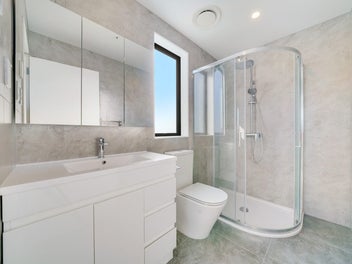 Luxury Two- Bedroom Apartment