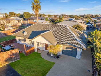 Clendon Park Brick Beauty-Your Dream Begins Here!