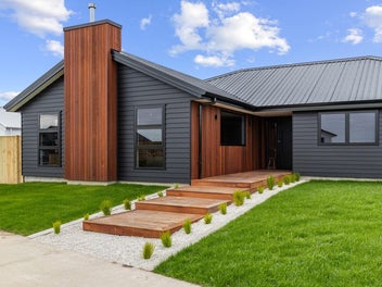 Stylish Modern Living in Fitzherbert