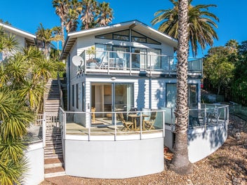 Palm Beach Sea View Getaway