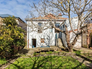 Renovators dream 1900s Villa in Prime Newtown