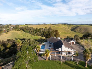 Outstanding Buying in Mahurangi West