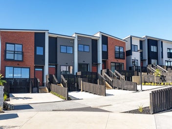 Two-bedroom end-terrace with parking