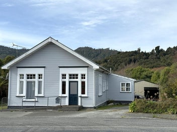 SPACIOUS HOME AND GARAGE