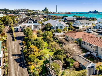 PRIME POSITION + POTENTIAL + 1128 m2