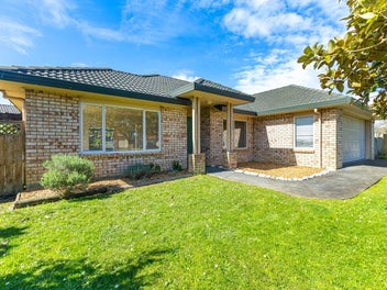 Sun, Space & Potential – Must Be Sold!