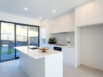 Spacious Super 5-Bedroom Duplex home