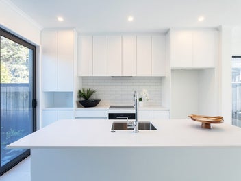 Spacious Super 5-Bedroom Duplex home
