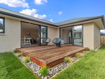 Boutique Build, Premium Position