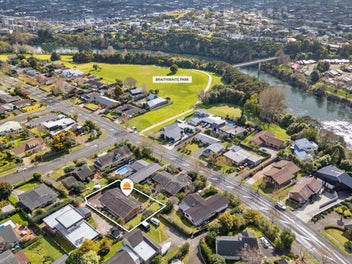 Size and Potential on Pohutukawa