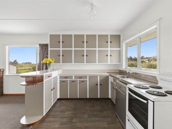 Well-Maintained Family Home With No Neighbours!