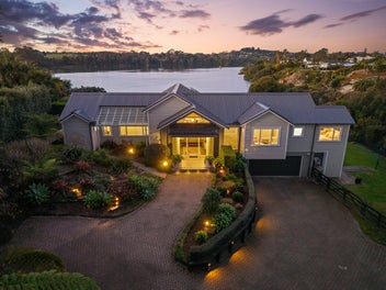 Waterfront Estate - Golden Visa Opportunity
