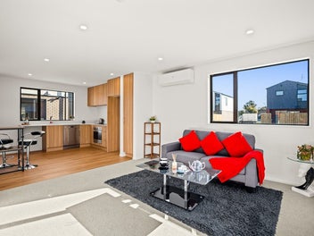 Ready to move-in ! Make us an offer!