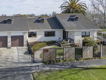 Price Adjustnent - Motivated Vendors Ready to Move