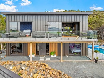 Stunning Multi-Family Oasis with Amazing Views