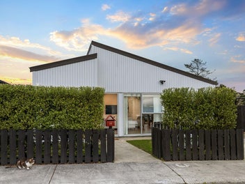 Some Homes Just Make You Smile, Hey!