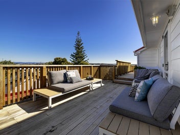 Hauraki Honey with Harbour Views