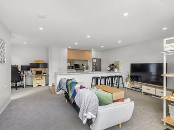 Modern Townhouse Living - Light, Bright & Spacious