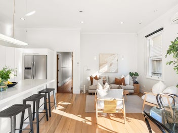 Sunny City-Fringe Villa