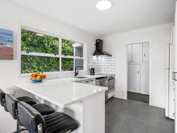 BRIGHT, MODERN & MOVE-IN READY!