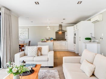 Townhouse Overlooking Steele Park