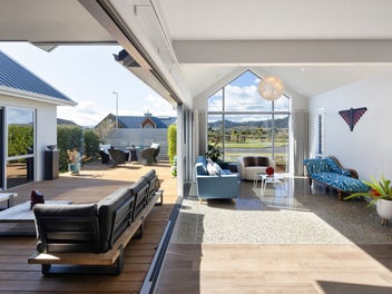 Where luxury meets landscape in St kilda!