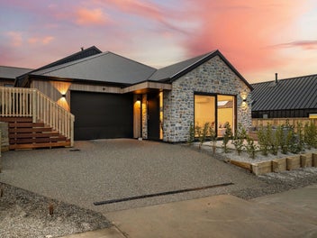 Dual income potential in Queenstown