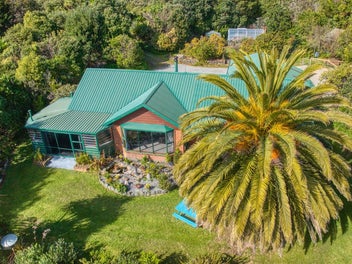 Immerse Yourself in Spectacular Oceanside Living