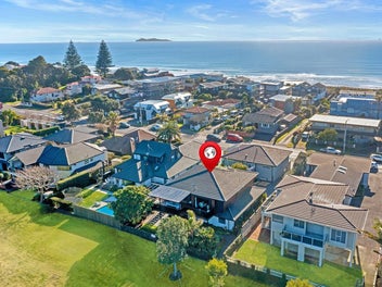 Luxury Coastal Living by the Fairway