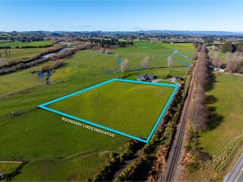 Prime Lifestyle Opportunity Close to Town