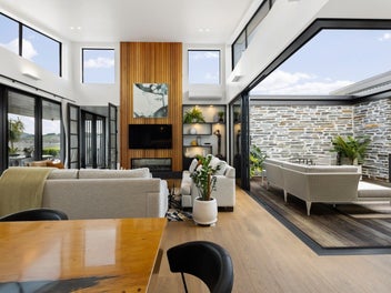 Effortless Canal Front Elegance