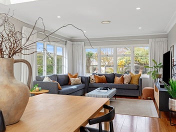 Magical family living on Milton