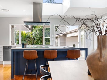 Magical family living on Milton