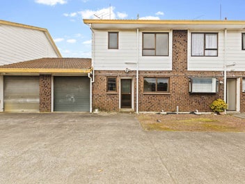 Ultimate Do-Up in Prime Otahuhu Spot!