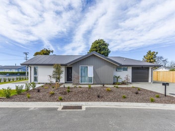 Modern Comfort, Central Convenience