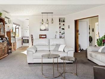 Unmissable Value in Golders Place!