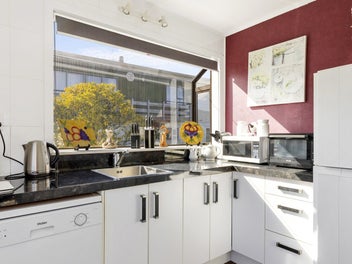 Unmissable opportunity in Golders Place!