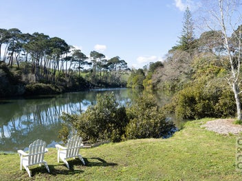 The Huka Lodge of Riverhead...