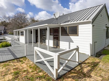 Solid and rear 3 bedroom Lockwood home! #Lock