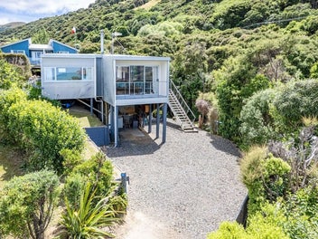 Superb views, Sunny, Bush and Birdsong