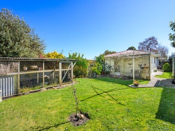 Immaculate Gem - Freehold Section!