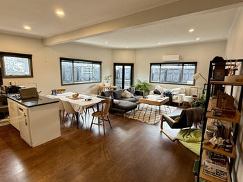 Image 1 of 11