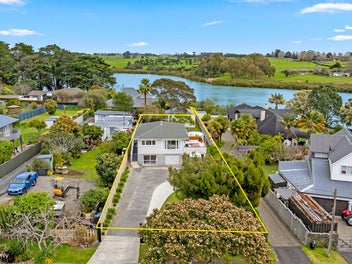 Expansive Site With Coastal Charm