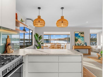 Waterfront living, sunset outlooks, and effortless