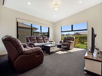Chartwell 4-Bed: Stylish & Low-Maintenance
