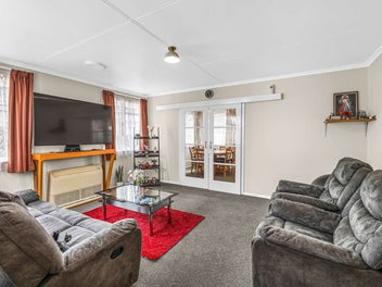 Unique Family Home in Popular Springvale!
