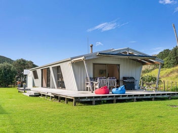 Fully Furnished, Coastal Living!