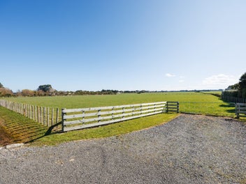 Rural Lifestyle Section Close to Feilding
